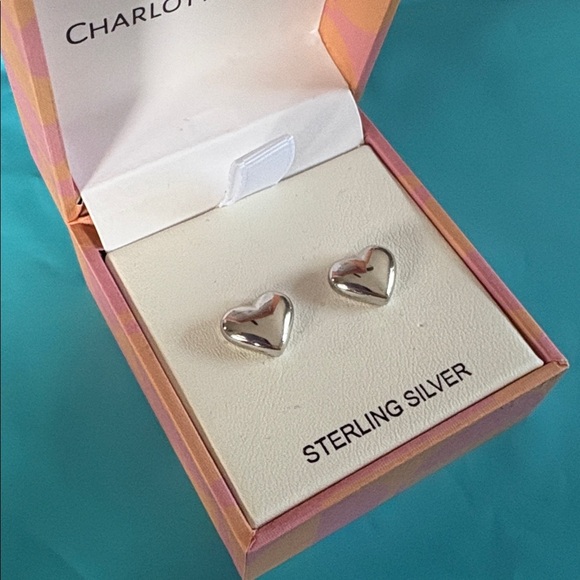 "925 sterling silver Heart Stud earrings new in box - Picture 2 of 5